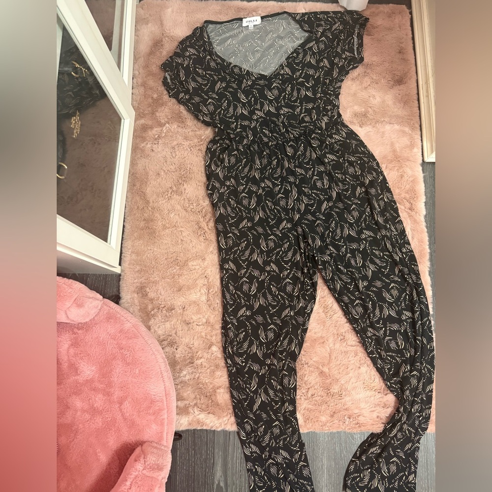 Gilli Black and White Leaf Pattern Jumpsuit
